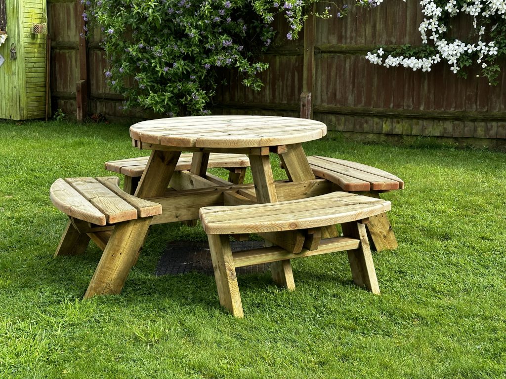 8 seater round picnic bench